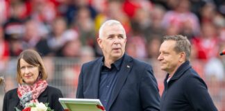 Trainerentscheidung bis Ende Mai: Union hat drei Kandidaten Union-Präsident Dirk Zingler und Geschäftsfüher Horst Heldt stehen im Stadion. (Archivibild)