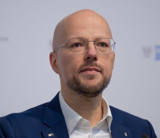 IHK Berlin startet Ausbildung von Fachkräften in Namibia Berlins IHK-Chef Oliver Stietzel warnt vor einer großen Fachkräftelücke in Berlin. (Archivbild)