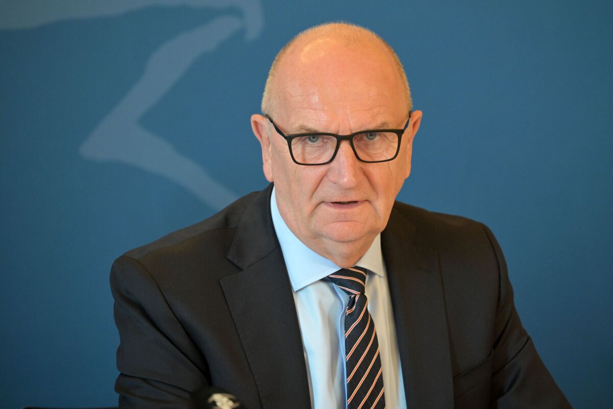 Dietmar Woidke Ministerpräsident Woidke findet, es müsse alles dafür getan werden, dass die Menschen von ihrer Arbeit gut leben können und Treibstoffpreise «erträglich» bleiben. (Archivbild)