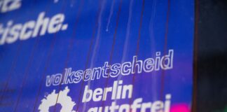 Zu wenig Unterschriften für Volksbegehren «Berlin autofrei» Um einen Volksentscheid anzustoßen, hätte die Initiative mindestens rund 175.000 Unterschriften gebraucht. (Archivbild)