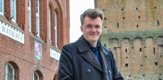 Ein junger Bürgermeister und der Weg aus der Problemzone Luca Piwodda wurde mit 24 Bürgermeister der Stadt Gartz (Oder).