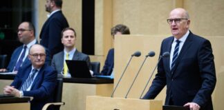 Der Dienstälteste in Deutschland: Woidke löst Kretschmann ab Mit dem Abtritt von Winfried Kretschmann in Baden-Württemberg ist Brandenburgs Dietmar Woidke dienstältester Ministerpräsident im Länderreigen. (Archivbild)