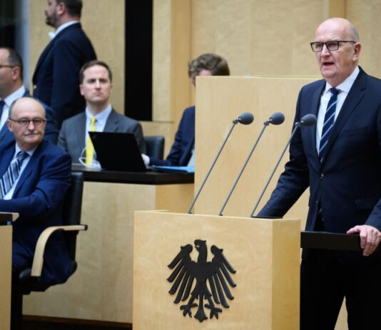 Der Dienstälteste in Deutschland: Woidke löst Kretschmann ab Mit dem Abtritt von Winfried Kretschmann in Baden-Württemberg ist Brandenburgs Dietmar Woidke dienstältester Ministerpräsident im Länderreigen. (Archivbild)