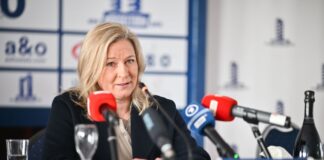 Wirbel um Vorgänger: Claudia Pechstein wird Bundestrainerin Die ehemalige Eisschnelläuferin Claudia Pechstein wird Bundestrainerin Allround. (Archivbild)