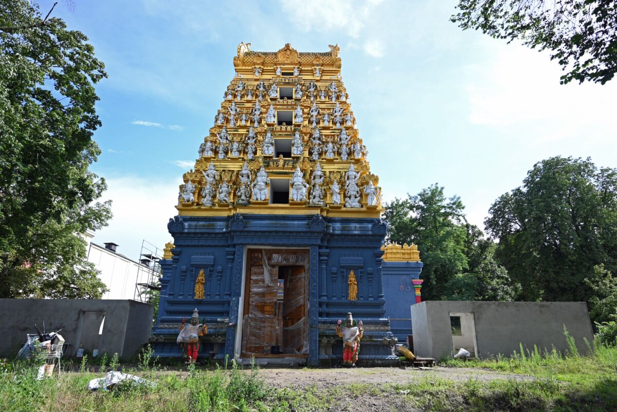 Hindu-Tempel in der Hasenheide Am neuen Sri-Ganesha-Hindu-Tempel an der Berliner Hasenheide wurde viele Jahre gebaut. Nun steht die Eröffnung bevor. (Archivbild)
