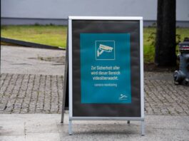 Gericht: Kameras und Ausweiskontrollen in Bädern rechtmäßig Gericht: Videokameras und Ausweiskontrollen an Berliner Bädern verstoßen nicht gegen den Datenschutz. (Archivbild)