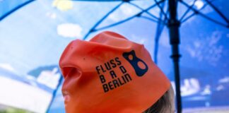 Spree-Schwimm-Demo fällt ins Wasser Die Demonstranten standen bereits in Badebekleidung bereit.