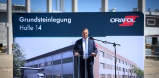 Orafol in Oranienburg beginnt mit Bau einer neuen Halle Der Chef von Orafol, Holger Loclair, setzt Erweiterungspläne am Stammsitz Oranienburg um.