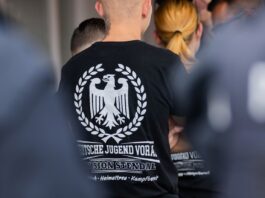 Durchsuchungen bei Neonazis – Vier Beschuldigte in Berlin Es gab Durchsuchungen in zwölf Ländern bei mutmaßlichen Neonazis.