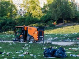 Reparaturarbeiten im Görlitzer Park nach dem 1. Mai Nach dem 1. Mai mit Zehntausenden feiernden Menschen in Berlin-Kreuzberg sind Teile des Bezirks vermüllt.