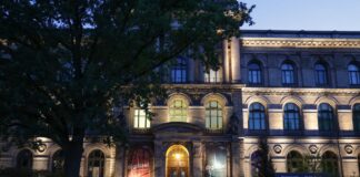 Neues Museumsviertel: Häuser schließen sich zusammen Das Museum für Naturkunde und drei weitere Einrichtungen wollen zusammen die «MuseumsMeileMitte» bilden. (Archivbild)