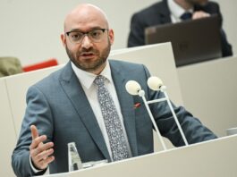 Minister trotz Kritik für Wohnsitzauflage für Migranten Der Brandenburger Minister für gesellschaftlichen Zusammenhalt, René Wilke (SPD), will die Integration verbessern. (Archivbild)