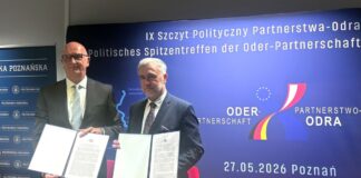Vier Bundesländer wollen bessere Bahnverbindung nach Polen Brandenburgs Ministerpräsident Dietmar Woidke (SPD) und der Marschall der Woidwodschaft Großpolen (Wielkopolskie), Marek Wozniak, dringen auf bessere Schienenverbindungen von Deutschland nach Polen.