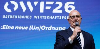 Woidke zeigt sich besorgt vor Wahl in Sachsen-Anhalt Brandenburgs Ministerpräsident Dietmar Woidke (SPD) dringt auf zügige Reformen, um die Wirtschaft anzukurbeln.