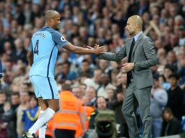«Danke Pep»: Warum Kompany Lehrmeister Guardiola würdigt Vincent Kompany (l) war Pep Guardiolas Kapitän bei Manchester City. (Archivbild)