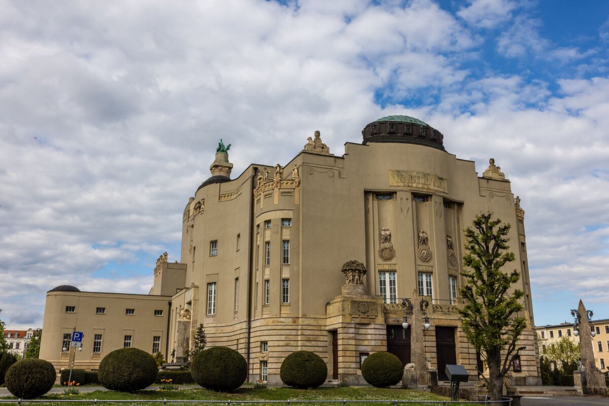 Vorstellung der Spielzeit 2025/26 am Staatstheater Cottbus Generalmusikdirektor Alexander Merzyn verlässt das Staatstheater Cottbus zum Ende der Spielzeit 2027/28. (Symbolbild)