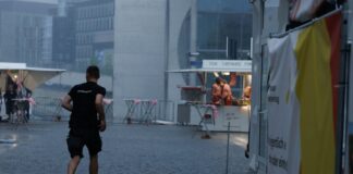 Heftiges Gewitter legt S-Bahnstrecken in Berlin lahm Ein heftiges Gewitter zog über Berlin und sorgte unter anderem für Ausfälle bei der S-Bahn.