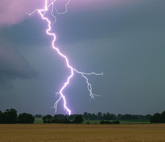 Meteorologen warnen vor Gewitter im Nordwesten Es könnte am Abend in der Prignitz gewittern. (Archivbild)