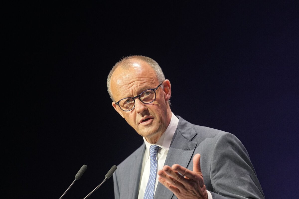 Kanzler Merz Der Bundeskanzler will beim Ostdeutschen Wirtschaftsforum mit Unternehmensmanagern diskutieren. (Archivbild)