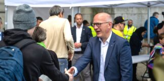Berlins Regierender Bürgermeister Kai Wegner (CDU) stellte beim Tag der offenen Tür seinen Amtssitz vor. 