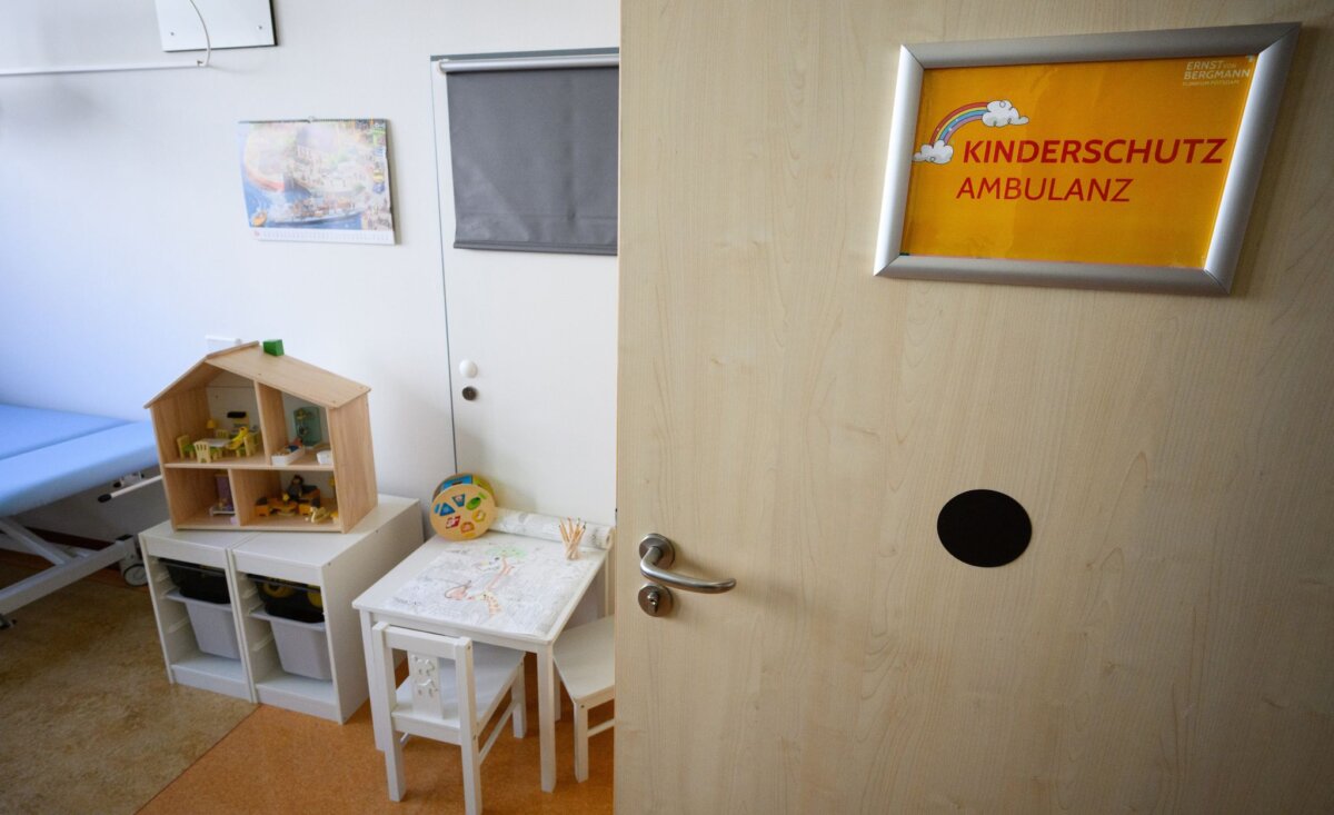 Kinderschutzambulanz In einer Kinderschutzambulanz finden sich Spielsachen. (Archivbild)