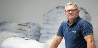 Berliner Eiswürfelproduzent schiebt wegen Hitze Überstunden Wenn das Wetter so bleibt, rechnet Püschel mit vielen Überstunden für sich und sein Team.