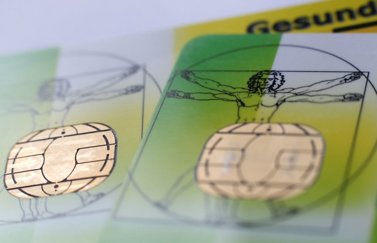 Krankenkassen Im Bundestag soll über das Beitragsstabilitätsgesetz für Gesetzliche Krankenkassen beraten werden. (Symbolbild)
