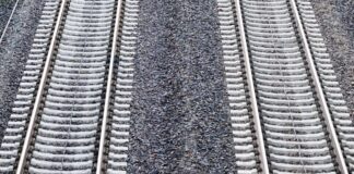 Berichte: Bahnstrecke Lehrte-Berlin 2027 zehn Monate dicht Die wichtige Bahnstrecke zwischen Lehrte und Berlin soll im kommenden Jahr monatelang voll gesperrt werden. (Symbolbild)