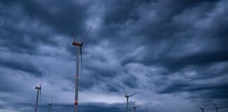 Wechselhaftes Wetter in Berlin und Brandenburg Dunkle Wolken werden immer wieder über Berlin und Brandenburg ziehen. (Symbolbild)