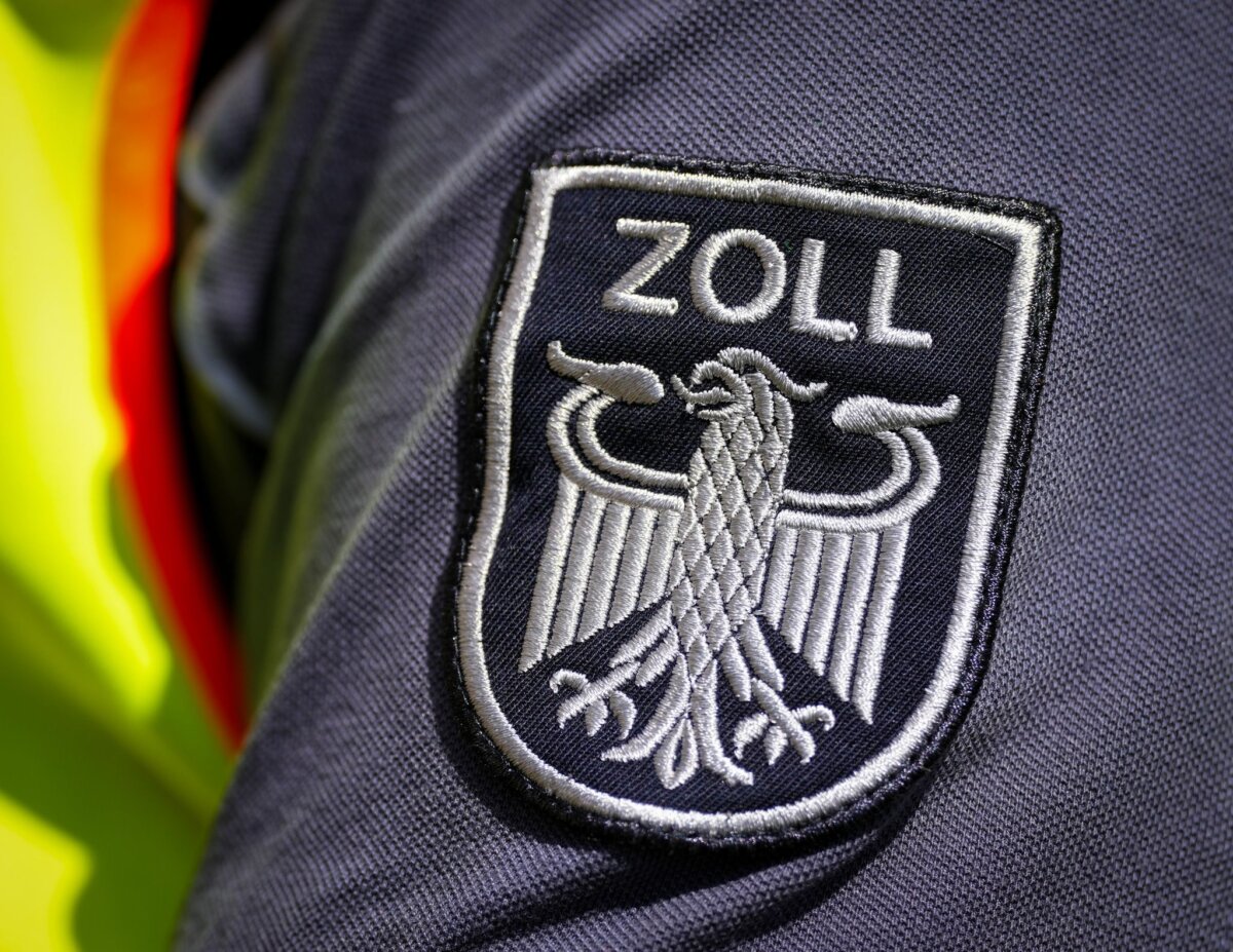 Zoll - Symbolbild Der Zoll fand in dem Paketzentrum insgesamt 25 Kilo Cannabis. (Symbolbild)