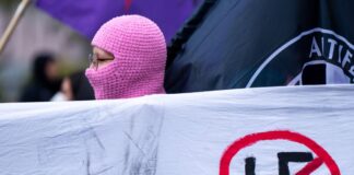 Verfassungsschutz: Jugendliche im Visier von Extremisten Der Berliner Verfassungsschutz sieht mehr Gefahren durch Extremisten. (Archivbild)