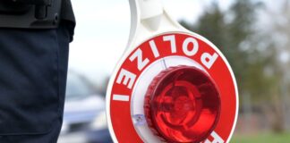 Ein Elfjähriger saß am Steuer. (Symbolbild)