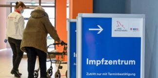 Corona-Impfung: Experten raten zu besserer Steuerung Mehrere Fachleute haben sich vor der Enquete-Kommission des Brandenburger Landtags zu Erfahrungen aus den Corona-Impfungen geäußert. (Archivbild)