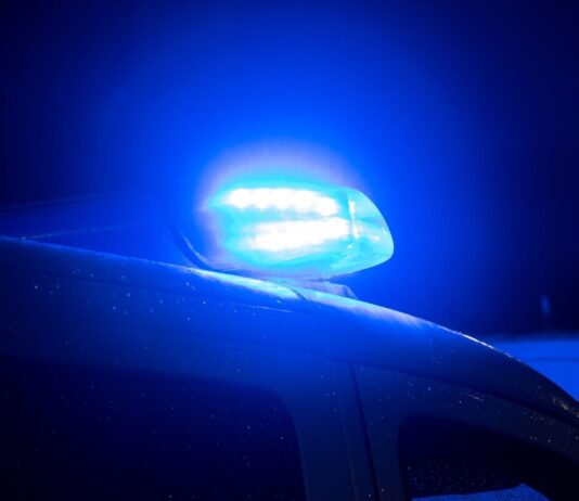 Frau getreten und rassistisch beleidigt – Mann festgenommen Eine 32-Jährige ist mutmaßlich rassistisch beleidigt worden. (Symbolbild)
