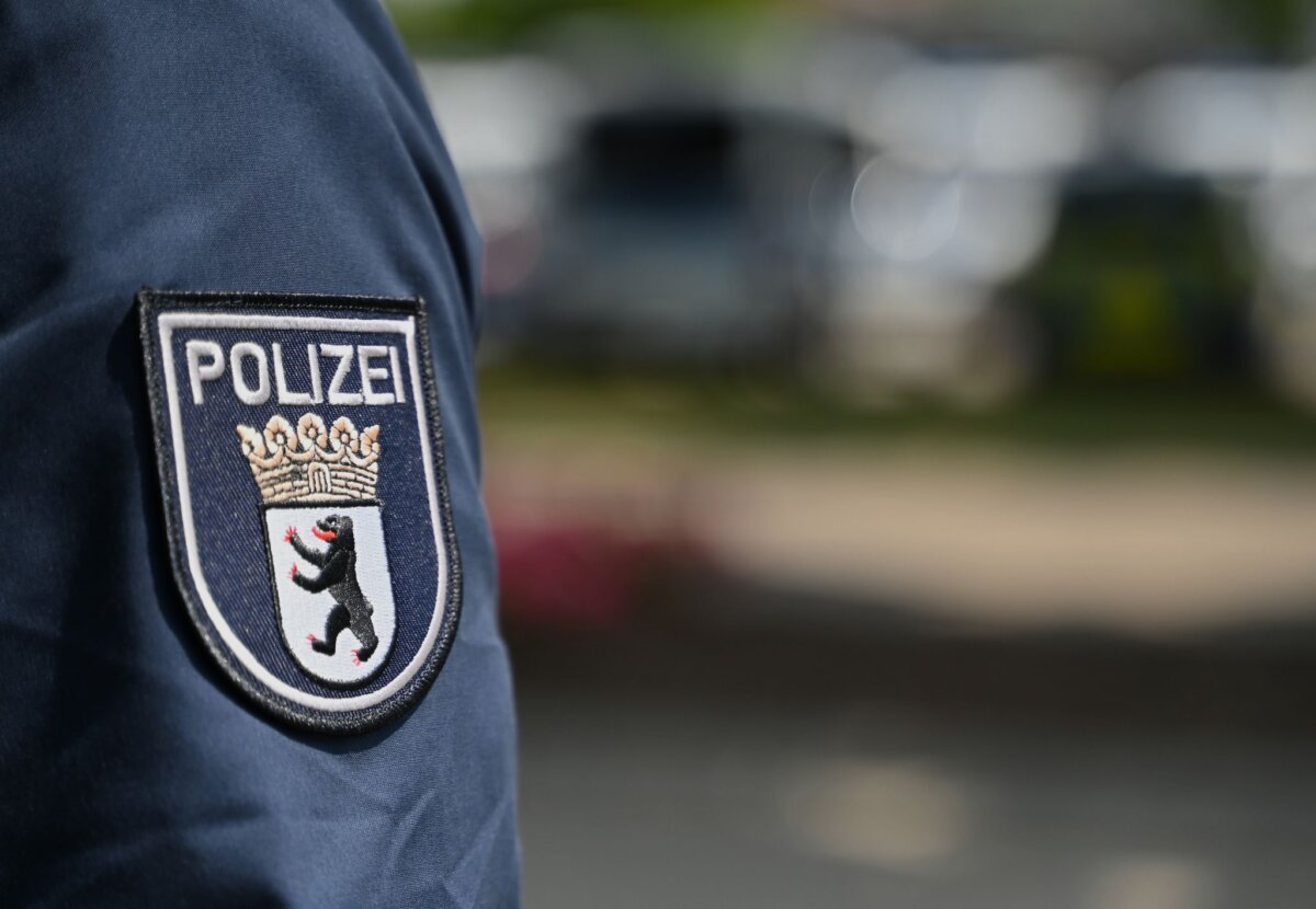 Polizei Berlin Nach einer Polizeikontrolle soll das Land Berlin wegen Rassismus eine Entschädigung zahlen. (Symbolbild)