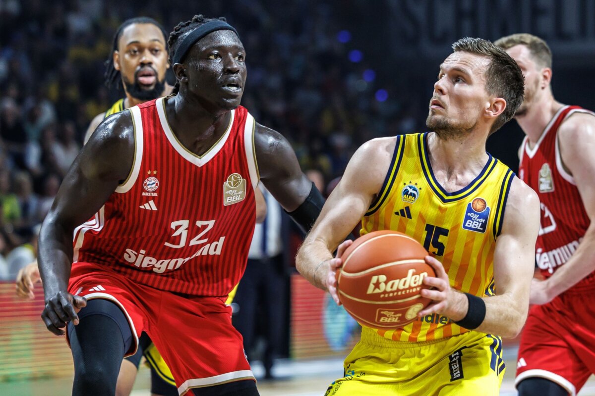 Alba Berlin - FC Bayern München Einen heißen Kampf lieferten sich Alba Berlin und Bayern München.