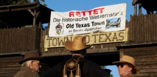 Der Cowboyclub Old Texas Town würde gerne auf dem bisherigen Grundstück in Spandau bleiben. (Archivbild) 