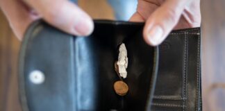 SPD: Reformen im Bund müssen sozial sein Kritiker der geplanten Reformen im Bund fürchten, viele Menschen könnten bald weniger Geld im Portemonnaie haben. (Symbolbild)