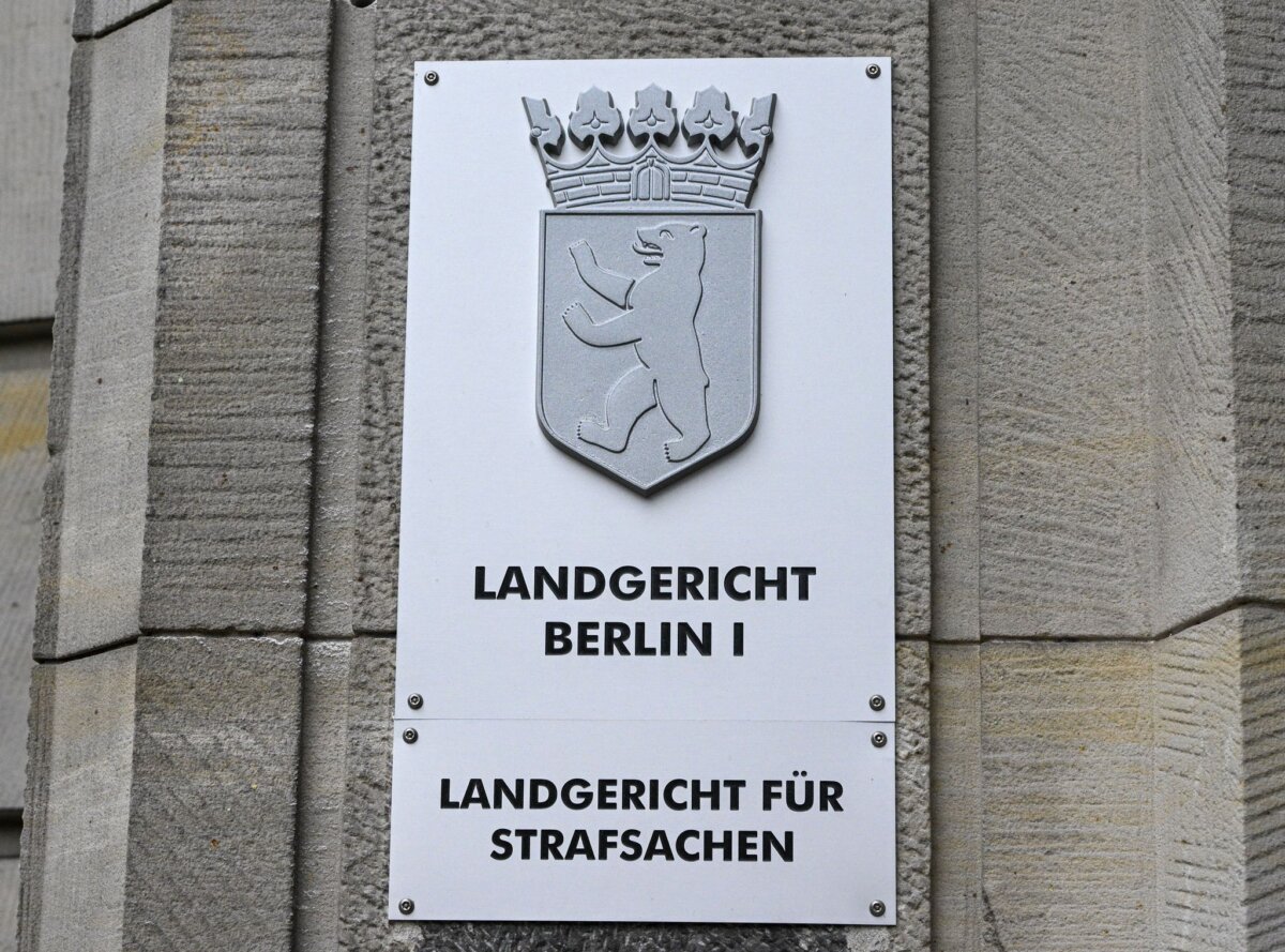 Landgericht Berlin Nach Schüssen auf einen jungen Mann sowie auf ein Restaurant in Berlin-Neukölln stehen vier Angeklagte vor Gericht. (Foto Illustration)