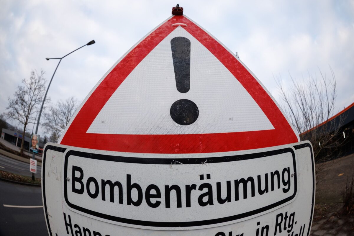 Bombenentschärfung Symbolbild In Potsdam wird im Zentrum eine Bombe entschärft. (Symbolbild)