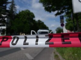 Tankwagen kippt um – Abwässer ausgelaufen Ein landwirtschaftlicher Tankwagen ist im westlichen Brandenburg von der Straße abgekommen. (Symbolbild)