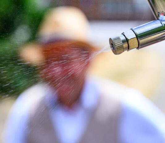 Verband: Wasser in Brandenburg wird noch nicht knapp Die Wasserversorger in Brandenburg warnen vor Wasserverschwendung. (Symbolbild)