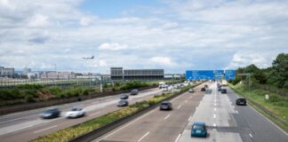 Verkehrsclub: Jedes fünfte Einfädelmanöver nicht reibungslos Ohne Blinken auf die Autobahn auffahren? Nach einer Erhebung des ACE kommt das beim Einfädeln häufig vor.(Symbolbild)