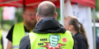 Verdi ruft zu Warnstreik im Berliner Einzelhandel auf Die Gewerkschaft Verdi bestreikt morgen den Berliner Einzelhandel sowie den Großhandel in Berlin und Brandenburg. (Archivbild)