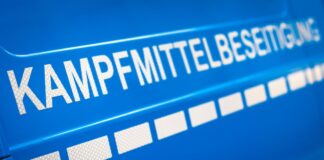 Frankfurt: Panzermine aus dem Weltkrieg wird gesprengt Im Einsatz in Lossow: die Kampfmittelbeseitigung.