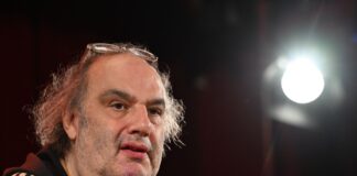 Volksbühne in Berlin: Neuer Intendant stellt Pläne vor Neues an der Volksbühne: Der künftige Intendant Matthias Lilienthal stellt die Pläne für seine erste Spielzeit vor. (Archivbild)