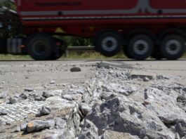 Sperrungen auf der A2: Hitze macht Fahrbahn weiter kaputt Wegen der Sperrungen kommt es zu Staus.