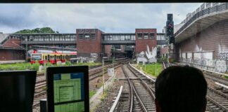 Reparatur von Weiche: Fernzüge in Berlin mit Verspätungen Im Fernverkehr gab es am Abend Probleme. (Archivbild)