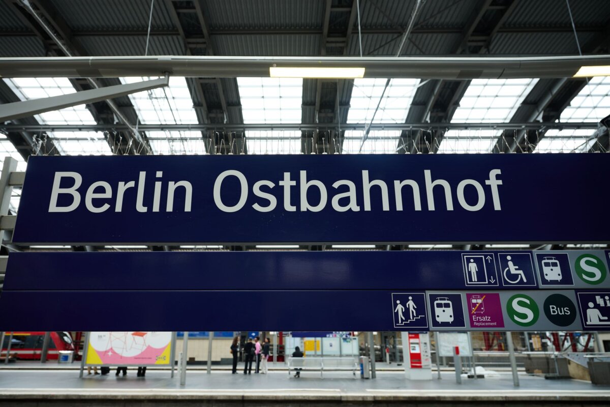 Sperrung der Berliner Stadtbahn für den Regionalverkehr Bauarbeiten an der Stadtbahn in Berlin sorgen für Verkehrseinschränkungen.