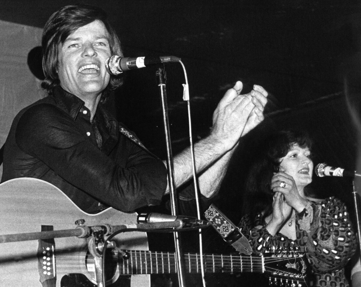 Dean Reed Der US-amerikanische Sänger und Schauspieler Dean Reed lebte bis 1986 in der DDR.